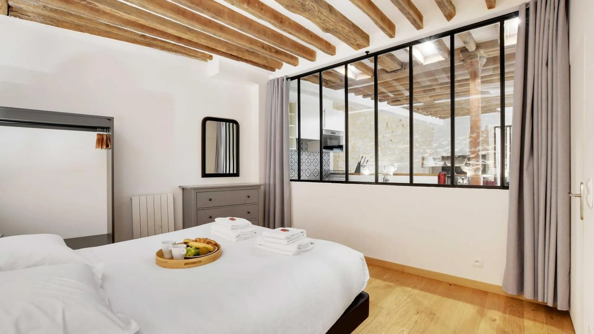 Apartment Chic Au Coeur Du 9eme 2 6p Paris